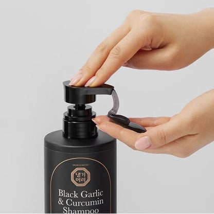Daeng Gi Meo Ri Black Garlic And Curcumin Shampoo/Conditioner — product image 2