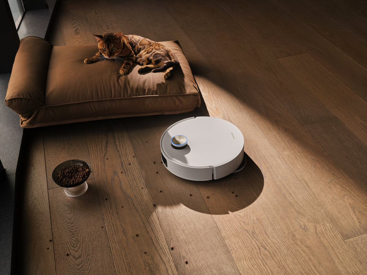 Dreame X50 Ultra Robot Vacuum & Mop — White — product and feature view 9