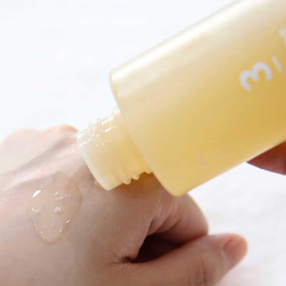 Numbuzin No.3 Super Glowing Essence Toner 200ml — product view 4
