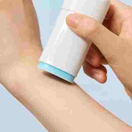 Skin1004 Madagascar Centella Hyalu Cica Silky Fit Sun Stick SPF50+ PA++++ 20g — product image 3